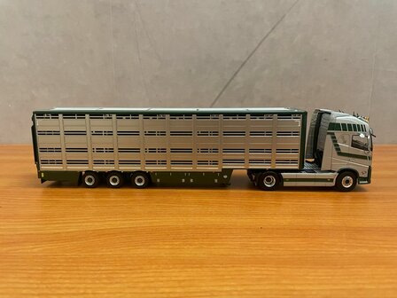 Keus en Mollink Volvo FH4 GLOB. XL 4x2 Livestock trailer 3 Axle