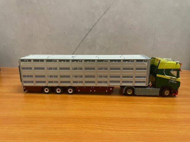 VAEX Scania S Highline CS20H Livestock trailer 