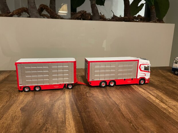 Bette Gris Scania S Series High Roof Livestock Combination